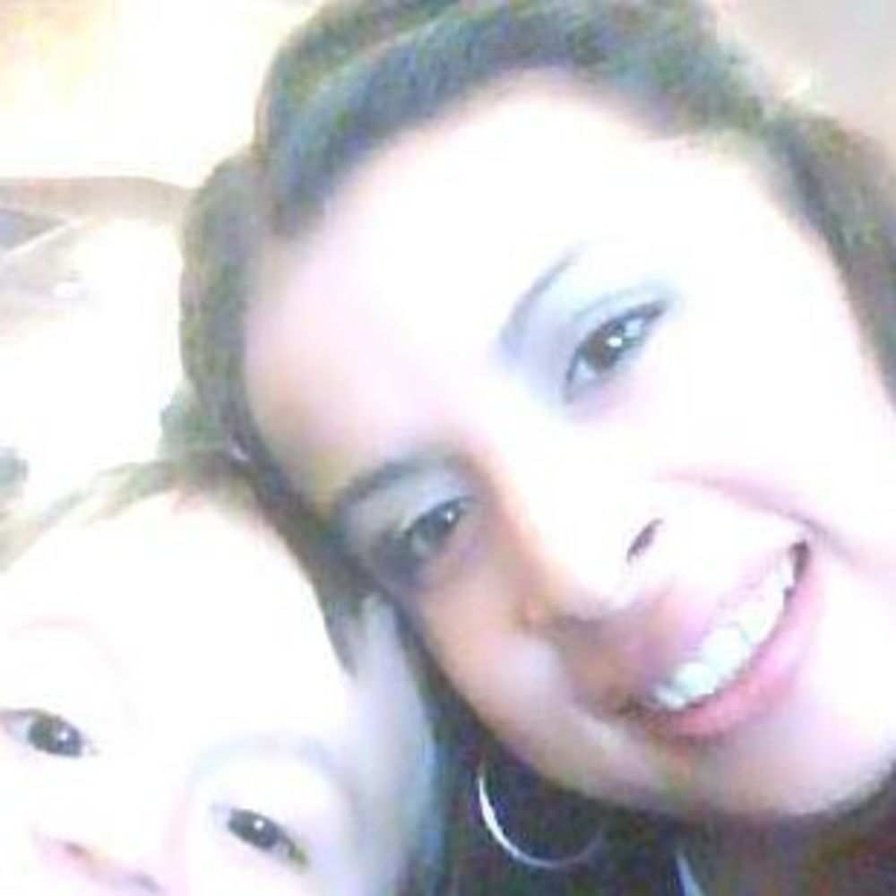 Meet your Posher, Yesenia